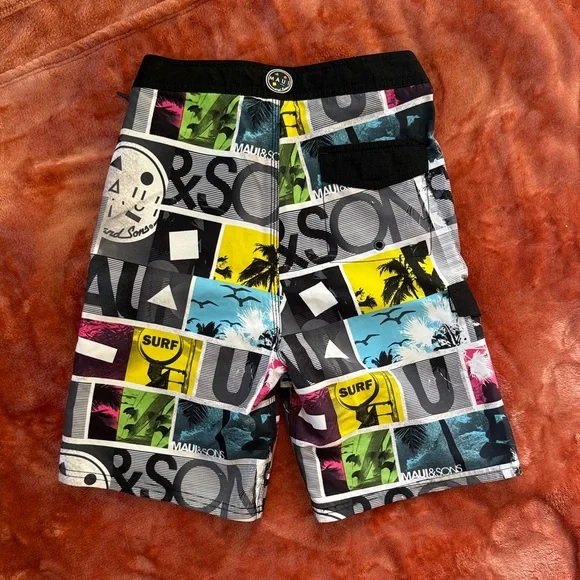 Maui and Sons Vibrant Graphic Athletic Shorts Boys SIZE 10 - Picture 6 of 6
